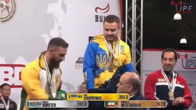  رياضي أوكراني يرفض مصافحة رياضي من إيران